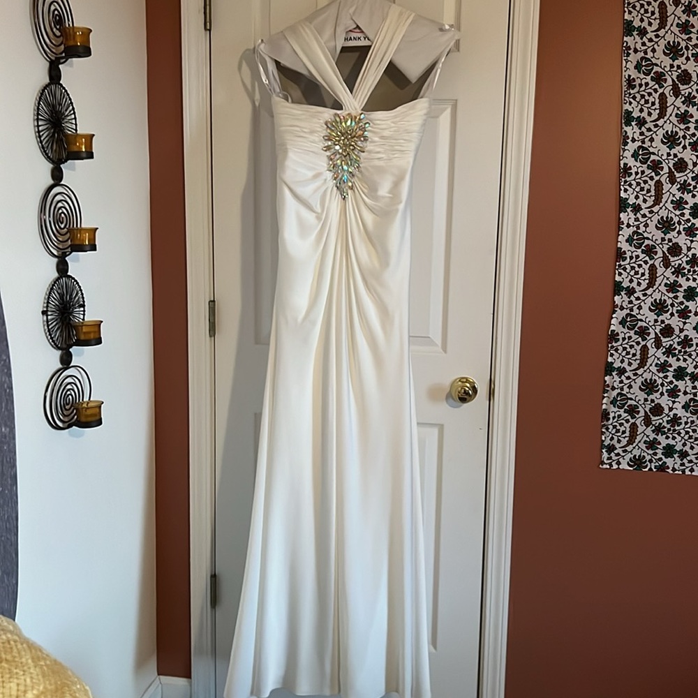 Night Moves Prom / Wedding Dress with Beading Size 10 - Picture 2 of 5